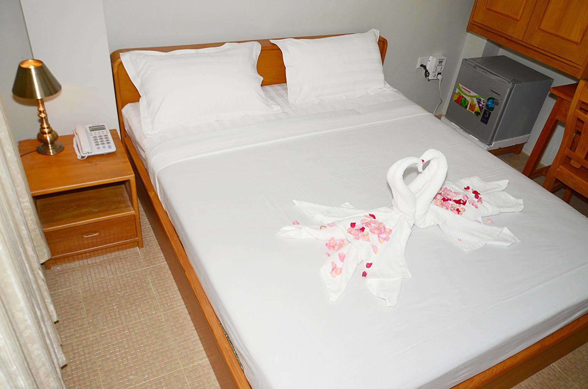 Hotel Yno Янгон Экстерьер фото